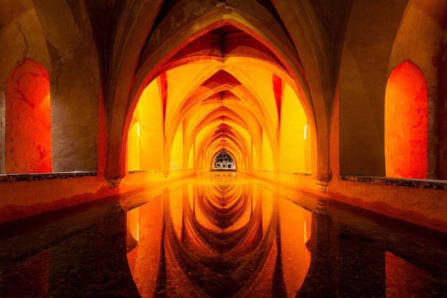 Seville: Priority Access Cathedral, Giralda & Alcázar Tour - The guides make the difference