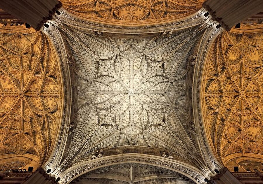 Seville: Priority Access Cathedral & Giralda Tour - The Main Chapel, choir, and Sacristy