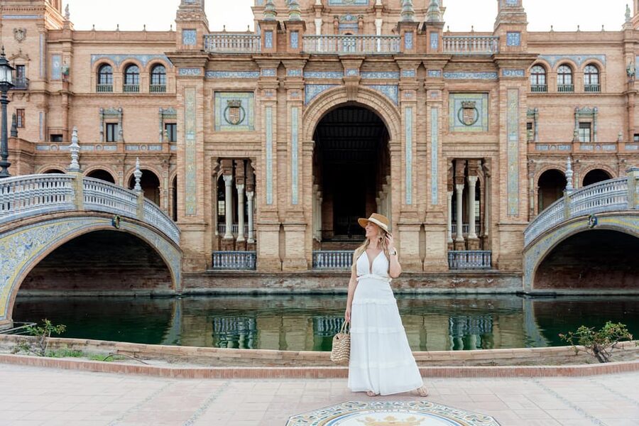 Seville: Professional Photoshoot - Timing, clothes, and comfort in Seville