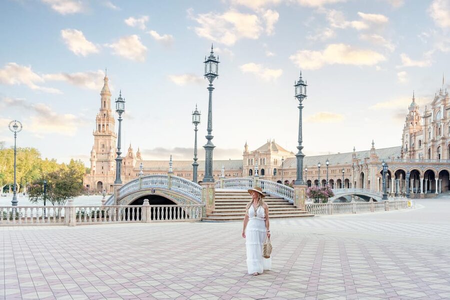 Seville: Professional Photoshoot - Who will get the most from this private session