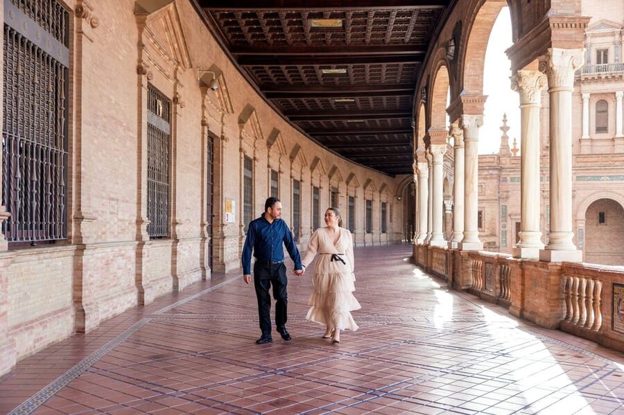 Seville: Professional Photoshoot at Plaza de España - Who will get the most from this experience