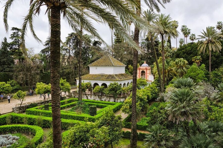 Seville: Small-Group Alcázar Guided Tour & Entry Ticket - Key points at a glance