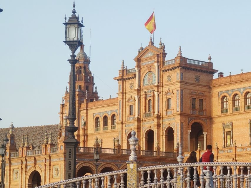 Seville: Small-Group City Highlights Walking Tour - Cathedral and Giralda from the outside