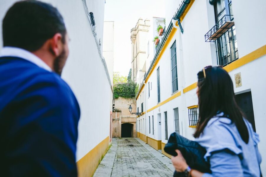 Seville: Small-Group Jewish Quarter Discovery Walking Tour - Plaza de Doña Elvira, a pretty stop with a serious story