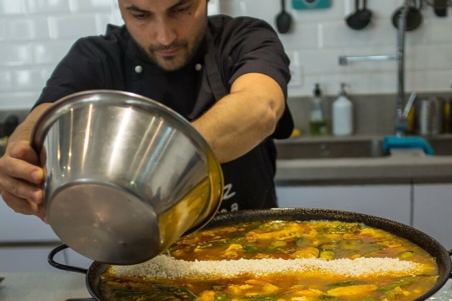 Seville: Spanish Cooking Class with Dinner - Key points to know before booking