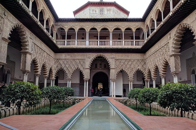 Small-Group Alcazar of Seville Guided Tour with entry ticket - Free time in the Alcázar gardens