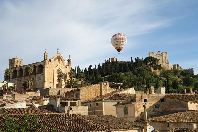 Sunrise and Sunset Experience Hot Air Balloon Ride Mallorca - Landing in a field, not at a marked platform