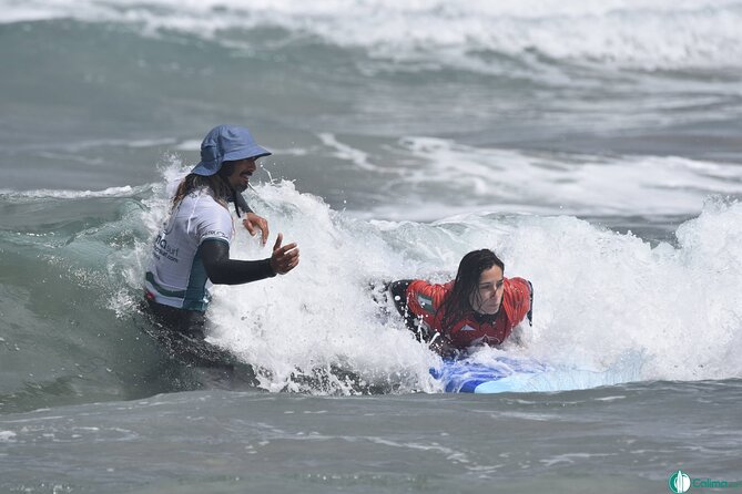 Surf class in Famara 9:15-12:00 or 11:45-14:30 (2h class) - Is $60.49 a fair price?