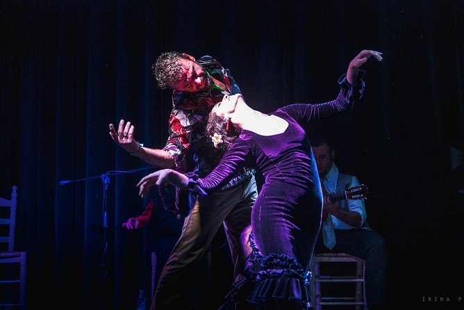 Tablao Flamenco Orillas de Triana Ticket - A traditional flamenco sequence in one hour