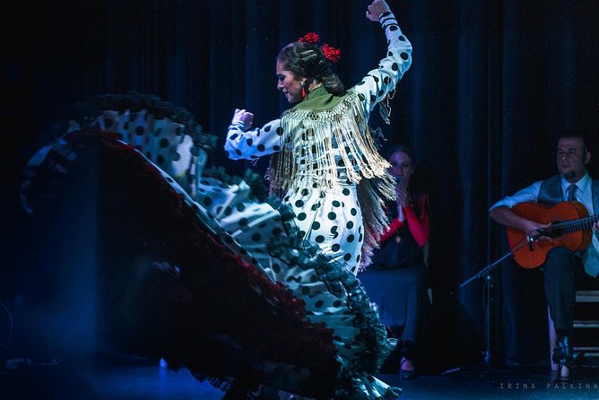 Tablao Flamenco Orillas de Triana Ticket - The artists, music, and physical force