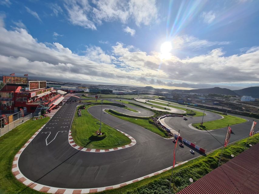 Tenerife: Go Karting Adventure - Helmets, visors, and small practical details