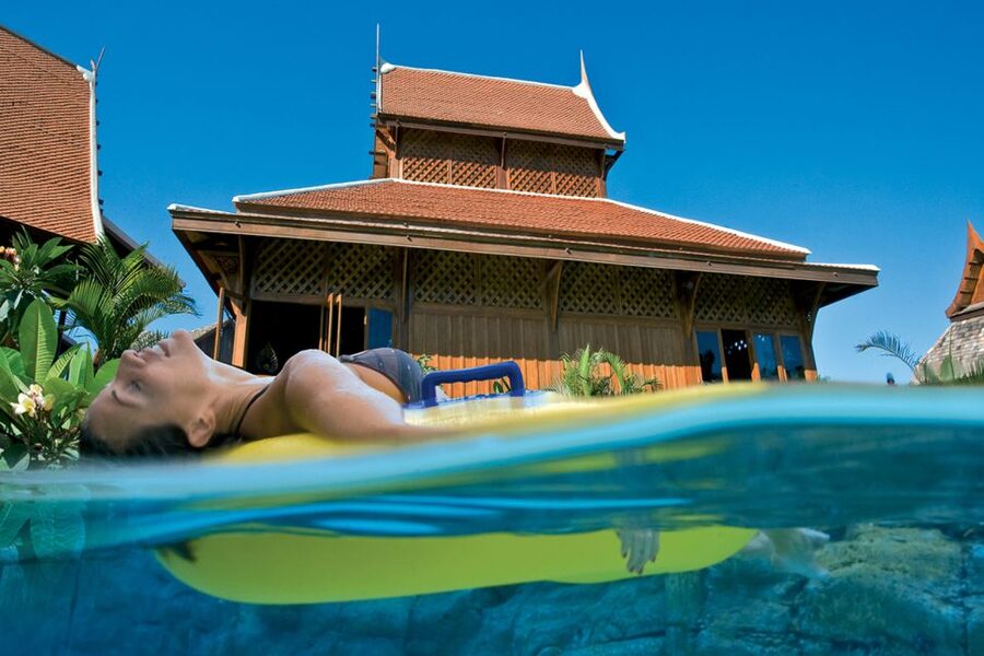 Tenerife: Loro Parque & Siam Park Entry Ticket with Transfer - Booking tips that prevent small problems