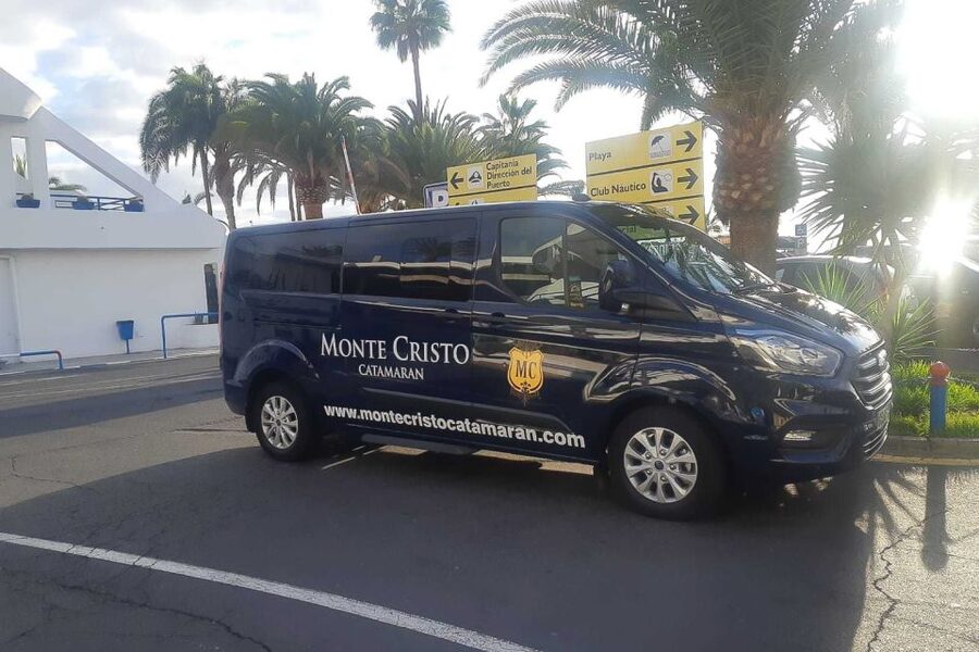 Tenerife: Marine-Life Tour with Transfer, Buffet and Drinks - Coastline views from Puerto Colón to the bay