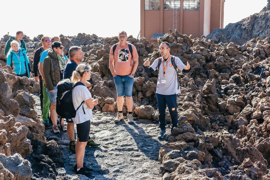 Tenerife: Mount Teide Summit Hiking Adventure with Cable Car - Private outings and group dynamics