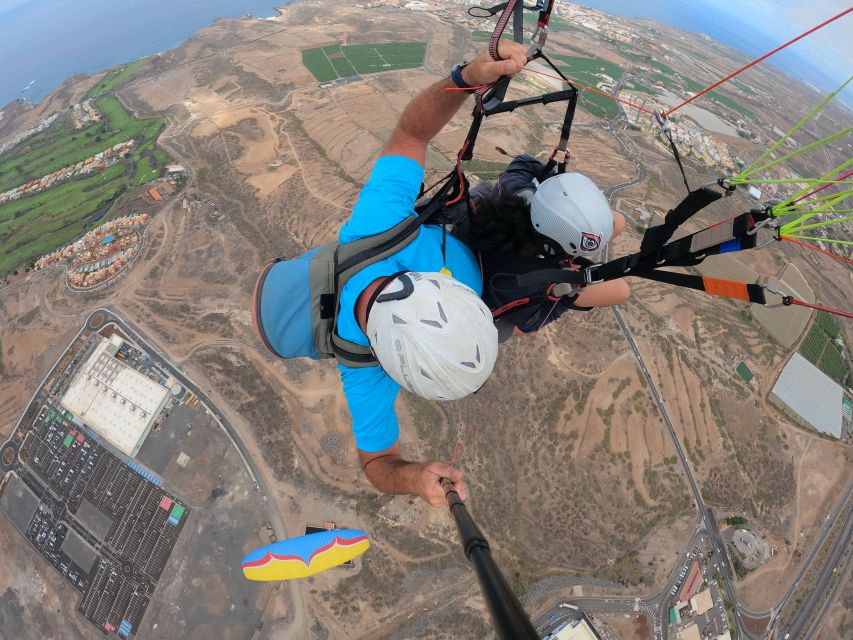 Tenerife: Paragliding with National Champion Paraglider - Photos, videos, and the beach landing