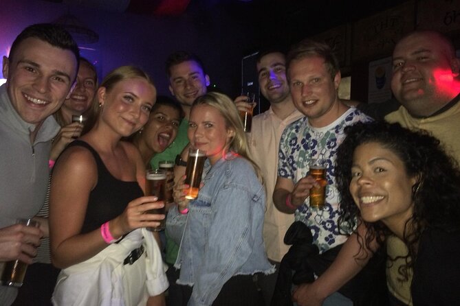 The Best Pubcrawl Walking Guided Tour Experience in Madrid - What the several guides add to a group of up to 150