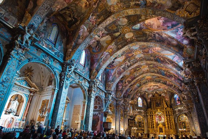The Light of Saint Nicholas - What happens inside the church