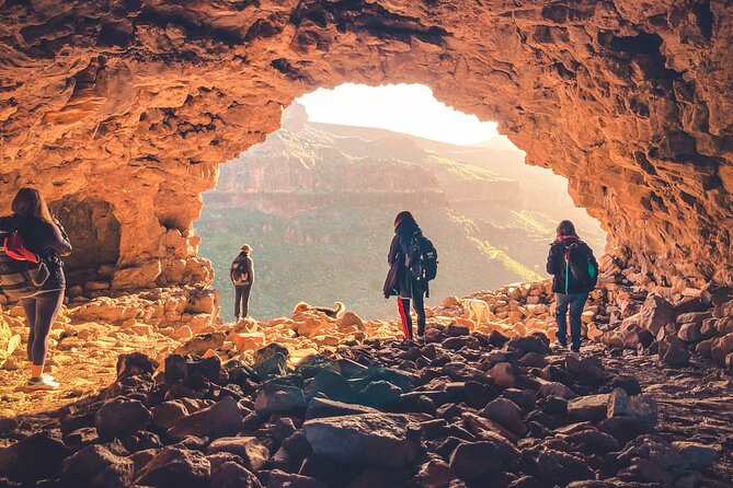 The Red Canyon Tour - Small Group Trip with Local Food Tasting ツ - Why this inland day trip works so well