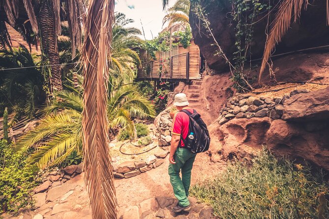 The Red Canyon Tour - Small Group Trip with Local Food Tasting ツ - The red rock walls of Barranco de Las Vacas