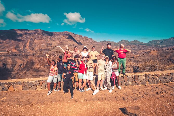 The Red Canyon Tour - Small Group Trip with Local Food Tasting ツ - El Guriete and the Caldera de Tirajana