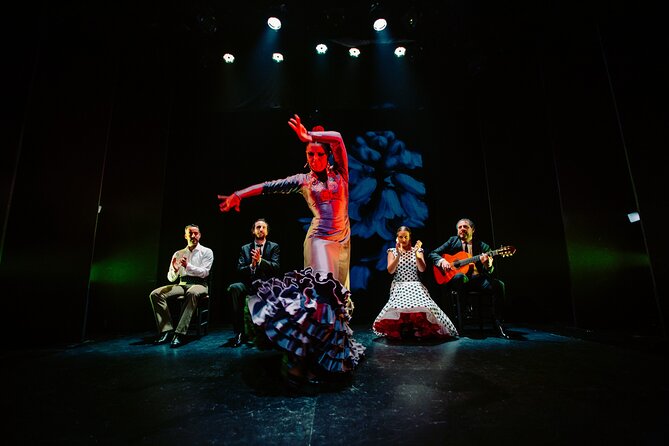 Tickets for the Authentic Flamenco Show at the Madrid Theater - Seating, legroom, and the best arrival strategy