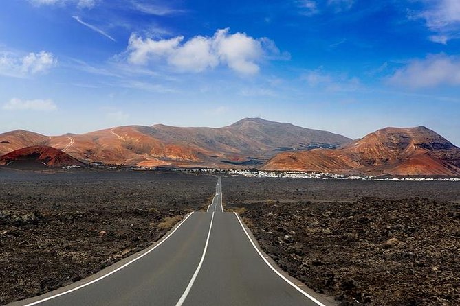 Timanfaya, Golfo, Jameos Agua & Camel Ride (opt) - Lanzarote - The optional camel ride in Timanfaya