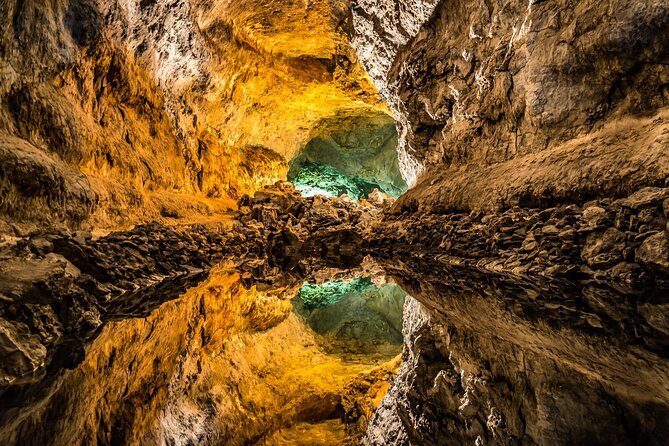 Timanfaya, Jameos Agua & Cueva Verdes - Highlights Lanzarote - Guides, languages, and the human side of the tour