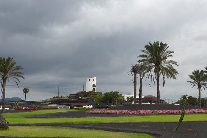 Timanfaya & Lanzarote Volcano Experience - La Geria’s Ingenious Vineyards