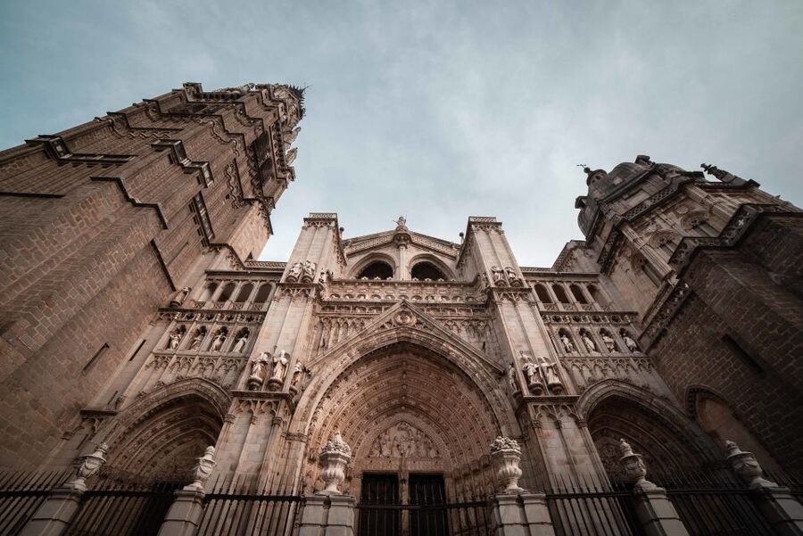Toledo: Cathedral Tour with a Local Guide - The altarpiece, choir, and powerful old organs