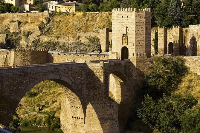 Toledo Half-Day Tour with St Tome Church & Synagoge from Madrid - Santa María la Blanca and Toledo’s Jewish past