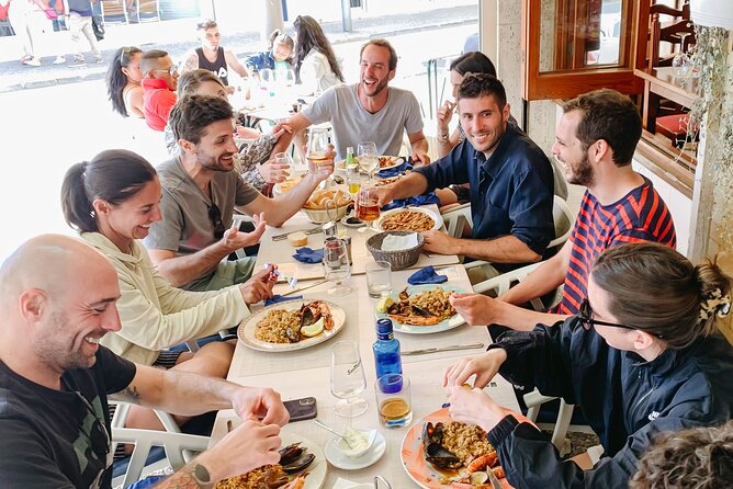Tossa de Mar: Kayak & Snorkel Tour with Paella from Barcelona - What the small group and guide add
