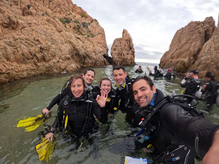 Tossa de Mar: PADI Discovery Scuba Diving in Costa Brava - The 40-minute class at SuperDive Tossa de Mar