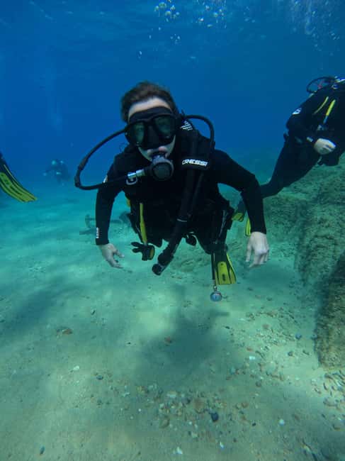 Tossa de Mar: PADI Discovery Scuba Diving in Costa Brava - Languages, timing, and who should book