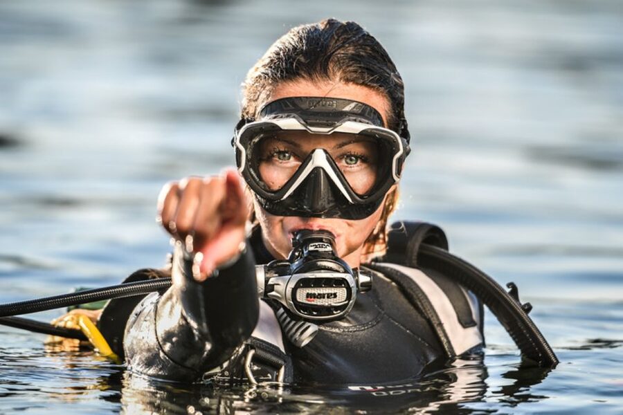 Tossa de Mar: Scuba Diving Experience for Beginners - Equipment fitting at Tossasub Diving Center