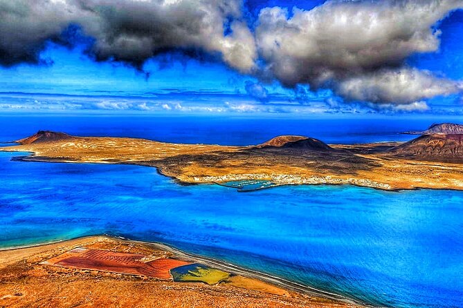 Tour to Timanfaya, Jameos del Agua, Cueva de los Verdes and viewpoint from the cliff - Cueva de los Verdes opens the day underground