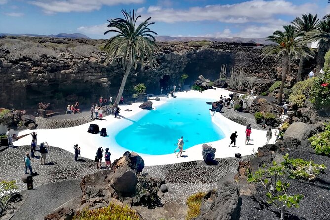 Tour to Timanfaya, Jameos del Agua, Cueva de los Verdes and viewpoint from the cliff - La Geria proves vines can grow in volcanic soil
