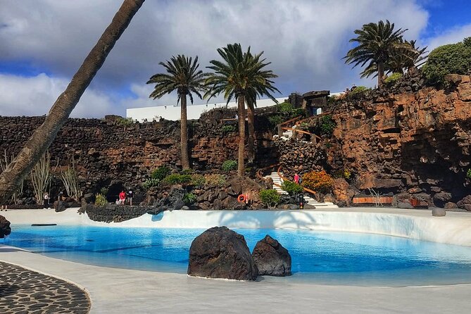 Tour to Timanfaya, Jameos del Agua, Cueva de los Verdes and viewpoint from the cliff - Camel country adds an optional break
