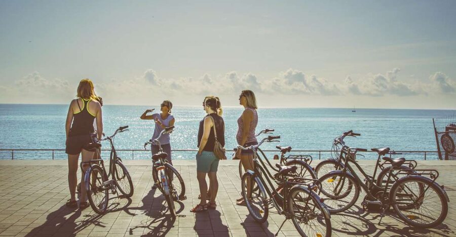 Unusual Barcelona Bike Tour in French - Getting to Carrer de Guatemala 9