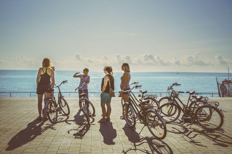 Unusual Barcelona Bike Tour in French - The three-hour route and how it works
