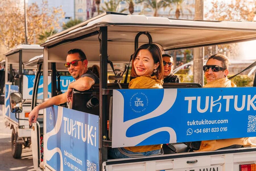 Valencia: 2-hour City Highlights Guided Tuk-Tuk Tour - Key points to know before you book