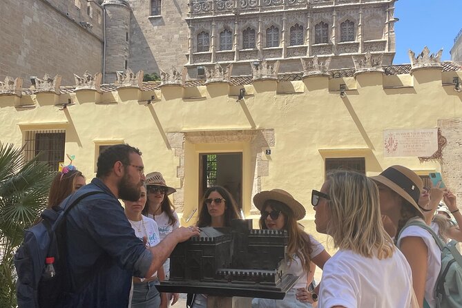 Valencia: Art & Architecture Guided Tour with Monuments Tickets - La Lonja de la Seda, Valencia’s silk-trade masterpiece