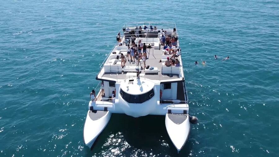 Valencia: Catamaran Cruise, Paella Lunch and Swim Stop - Sailing from the coast to the open water
