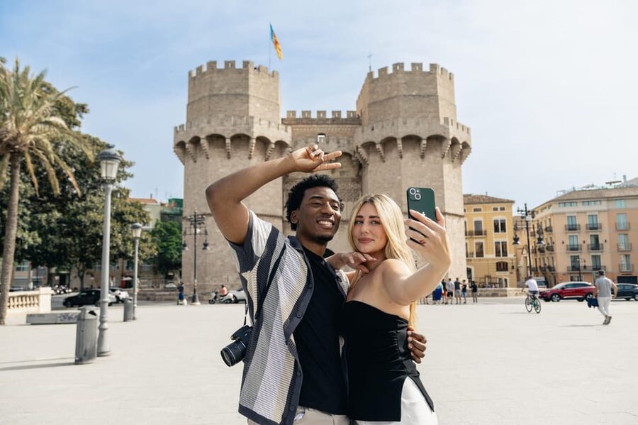 Valencia: Cathedral, St Nicholas, and Lonja de la Seda Tour - Starting at the Torres de Serranos
