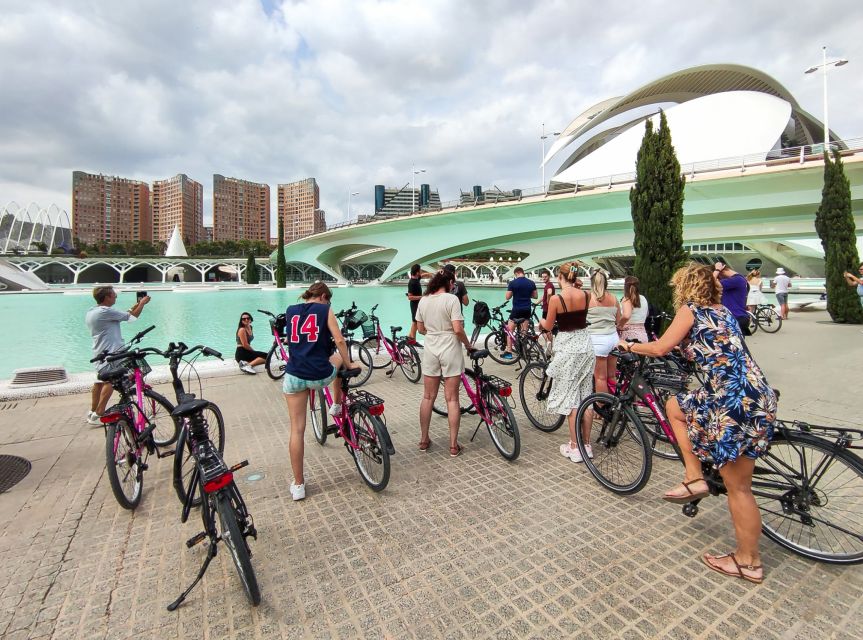 Valencia: City Highlights Guided Bike Tour - Returning across Pont de la Mar