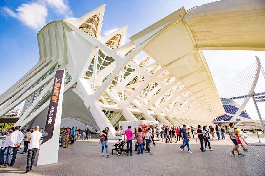 Valencia: City of Arts and Science 3D Movie at Hemisfèric - Choosing the right film and time