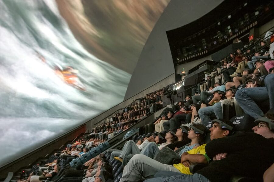 Valencia: City of Arts and Science 3D Movie at Hemisfèric - Who will enjoy this one-hour stop