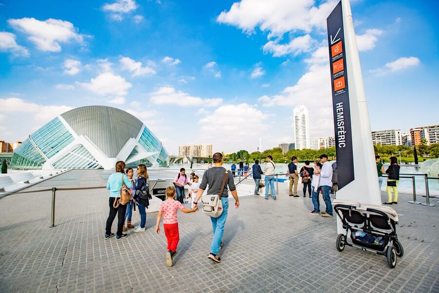 Valencia: City of Arts and Science 3D Movie at Hemisfèric - What happens inside the IMAX Dome