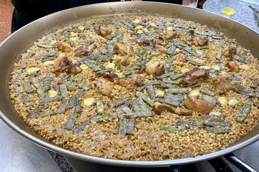 Valencia: Evening Guided Paella Workshop, Tapas, and Drinks - Why this class works better than simply ordering paella