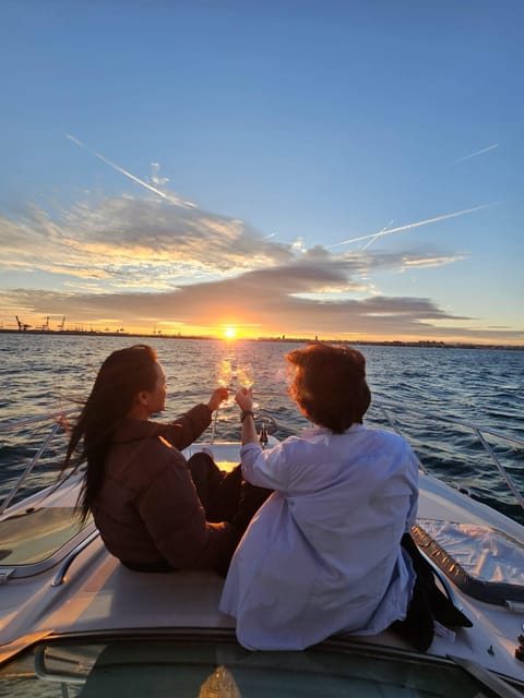 Valencia: Exclusive Sunset Cruise with Drink - Leaving the Marina for the Sunset