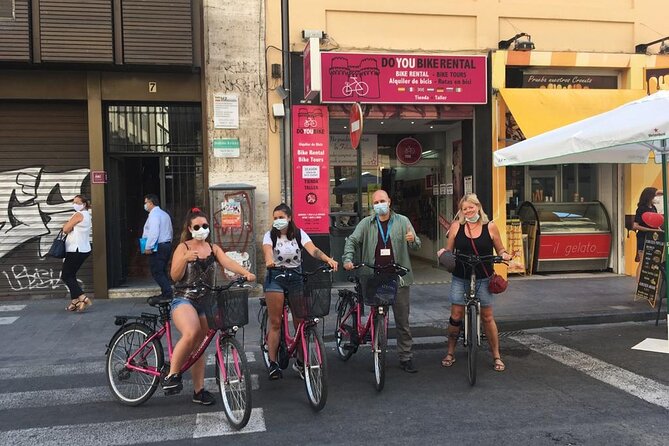 Valencia Highlights Bike Tour - Gulliver Park and a useful family stop